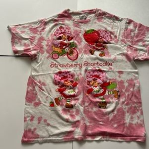 Strawberry shortcake graphic tee